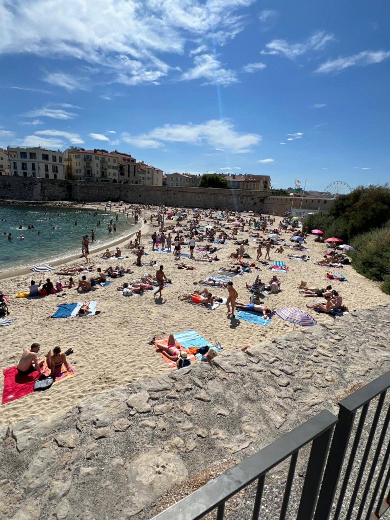 Location Cote D Azur Hotel อองทีบส์ ภายนอก รูปภาพ