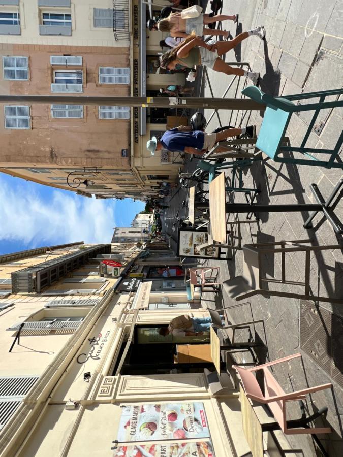 Location Cote D Azur Hotel อองทีบส์ ภายนอก รูปภาพ