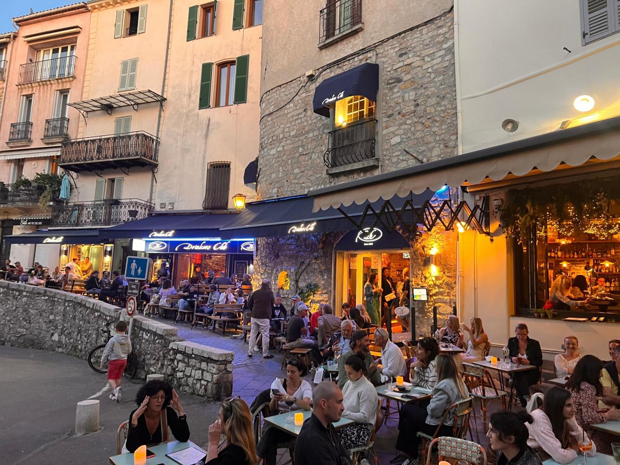 Location Cote D Azur Hotel อองทีบส์ ภายนอก รูปภาพ